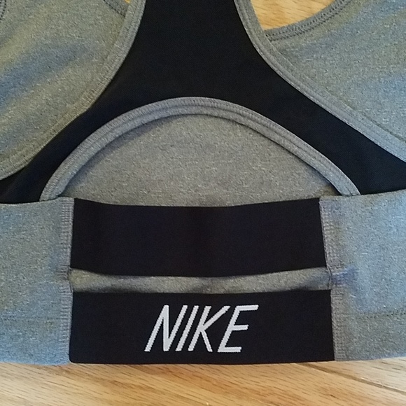 NWT Nike sports bra - Picture 4 of 7